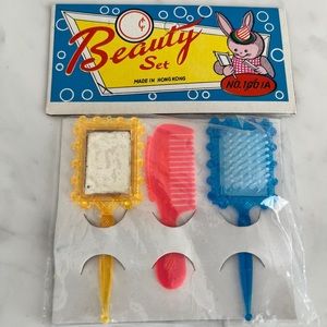 Vintage 60s / 70s Toy Beauty Set Carded Made in Hong Kong New Sealed Play Toys